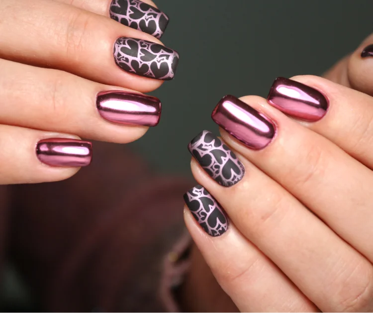 9 Trendy and Charming Holiday Nails Ideas You’ll Love This Season - 9
